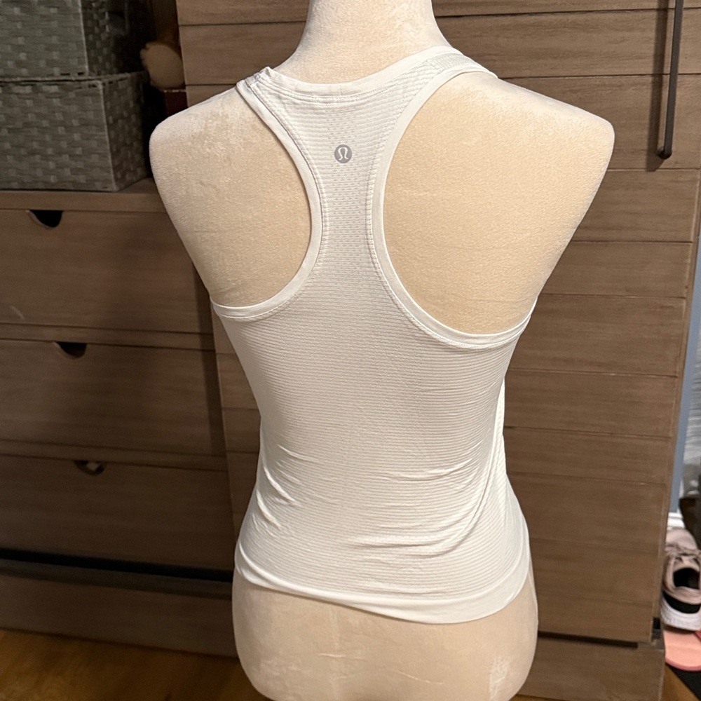 Lululemon Swiftly Tech Racerback Tank - Picture 2 of 3